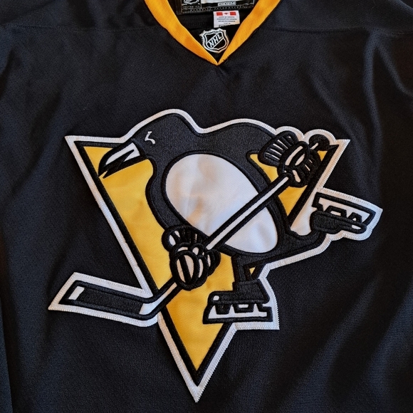 CCM Reebok NHL Pittsburg Penguins Kris Letang men's size 48 hockey jersey - Picture 5 of 6